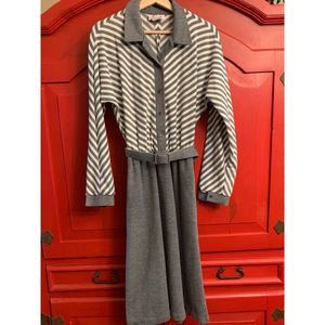 Vintage 80's Size 12 Bonnell Fit and Flare Dress Made in USA Grey White Belt EUC